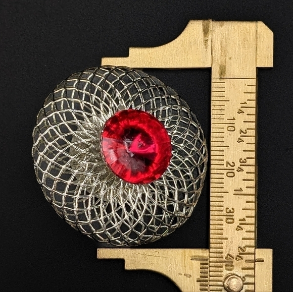 RETRO-VINTAGE Wire Formed Silver Toned Clip On Earrings with Hot Pink Rhinestone - Picture 6 of 6